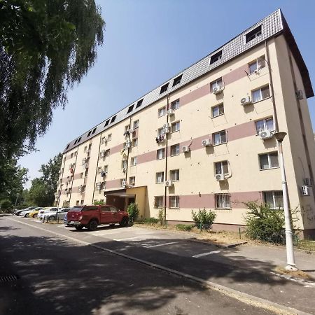 Holidays Inn Studio Bukarest Exterior foto
